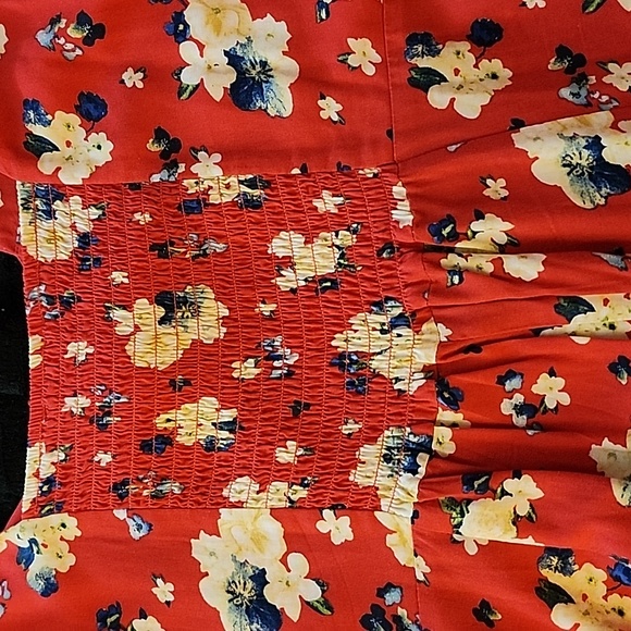F21 - LG Red Floral Bow Tie Bohemian Romper - Picture 5 of 9